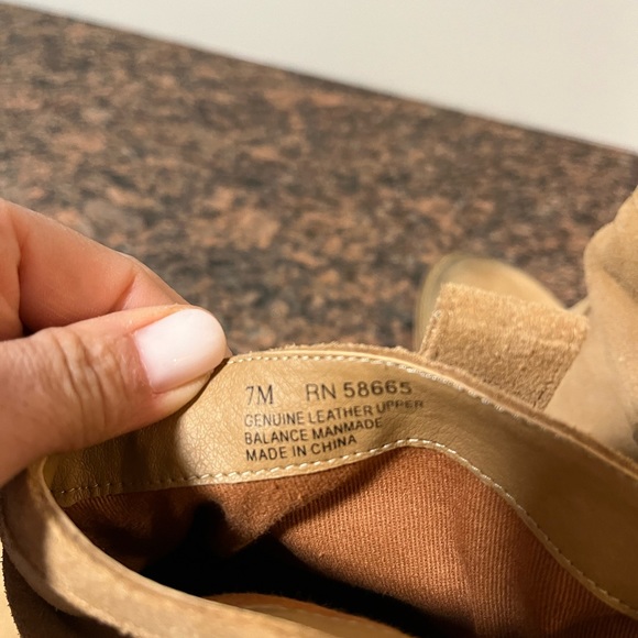 Melrose and Market “Theda” Tan Suede Slouch Ankle Boot size 7
NWB - Picture 5 of 8